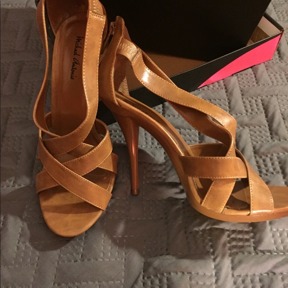 Shoes - Picture 1 of 1